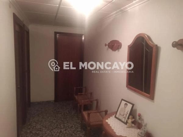 Casa independiente en calle Aureliano Díaz photo 1