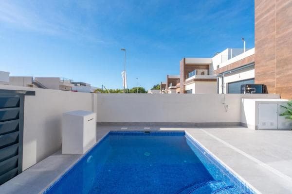 Casa independiente en calle Manuel de Falla thumbnail 2