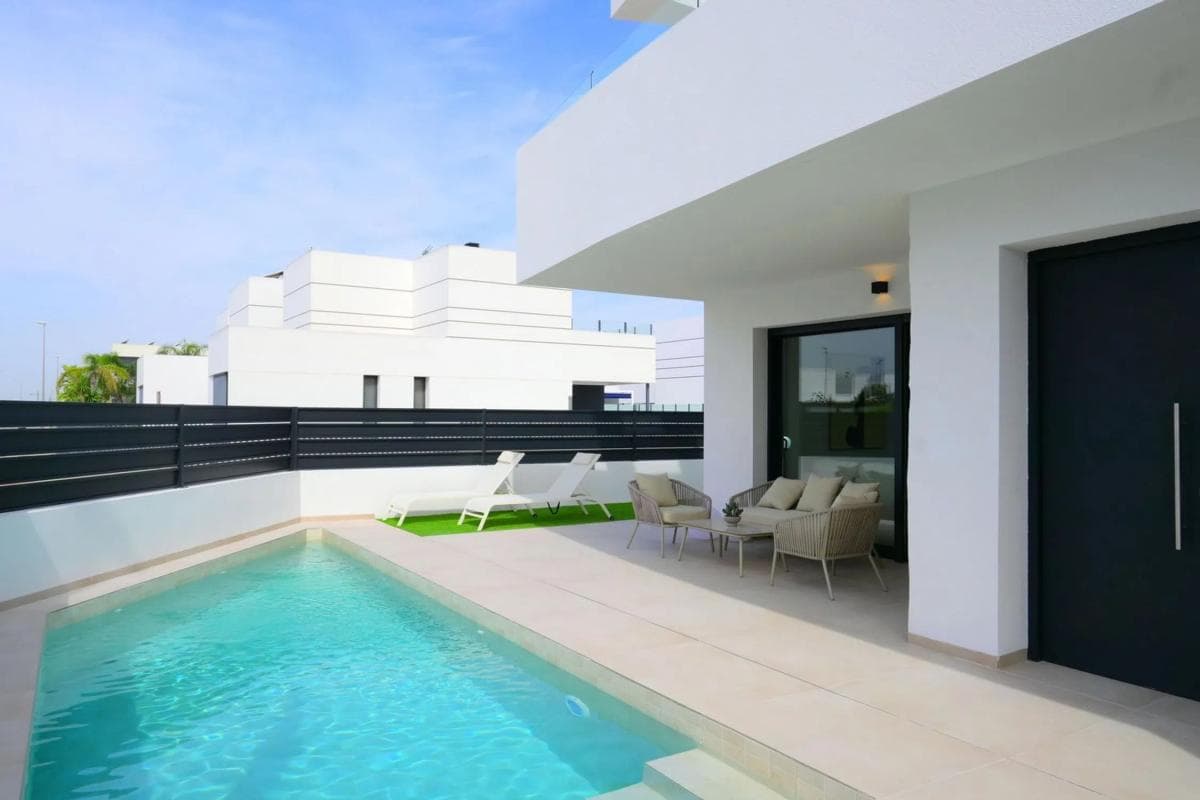 Sale of townhouse in Dolores , Dolores photo 3