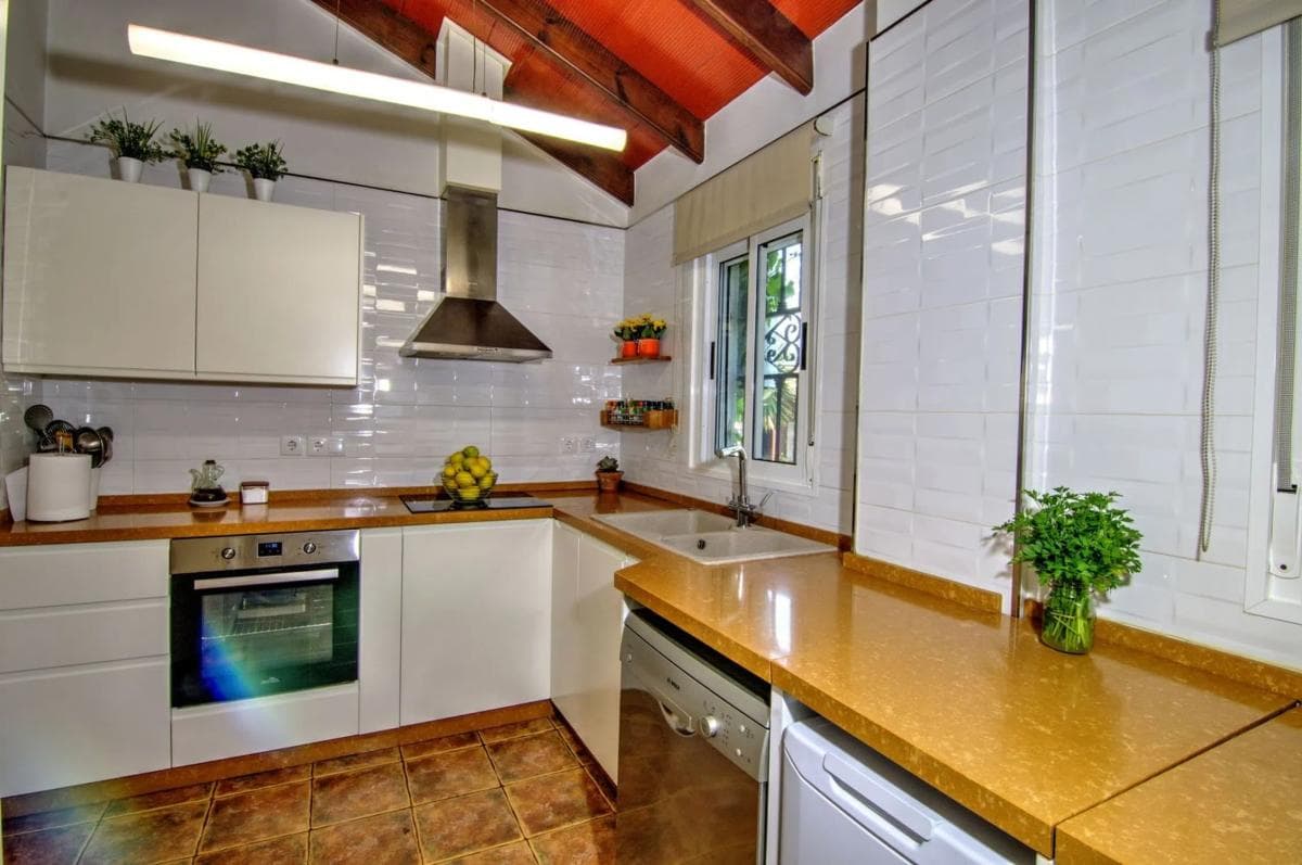 Properties for sale and rent in Spain photo 5