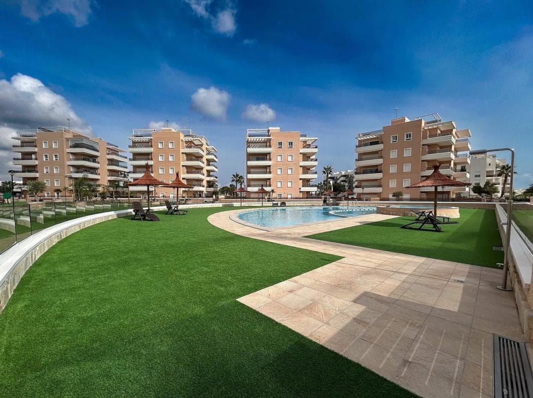 Sale of apartment in Urbanizaciones, Guardamar del Segura
photo 3