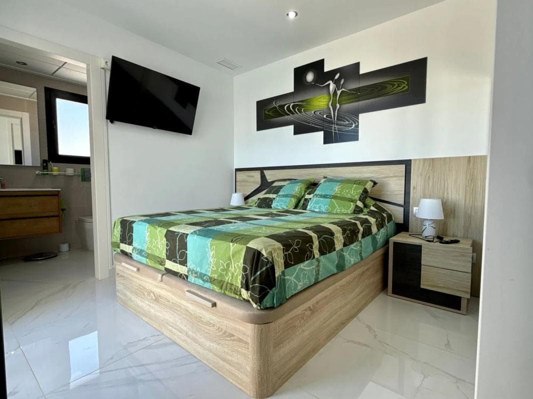 Sale of independent chalet in Calle la Herrada, Los Montesinos
photo 3
