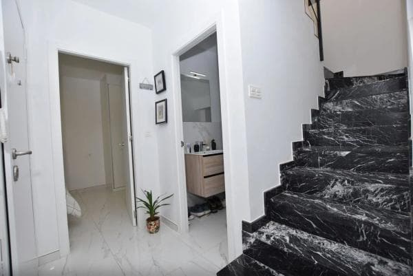 Casa independiente en calle Miguel Hernández thumbnail 2