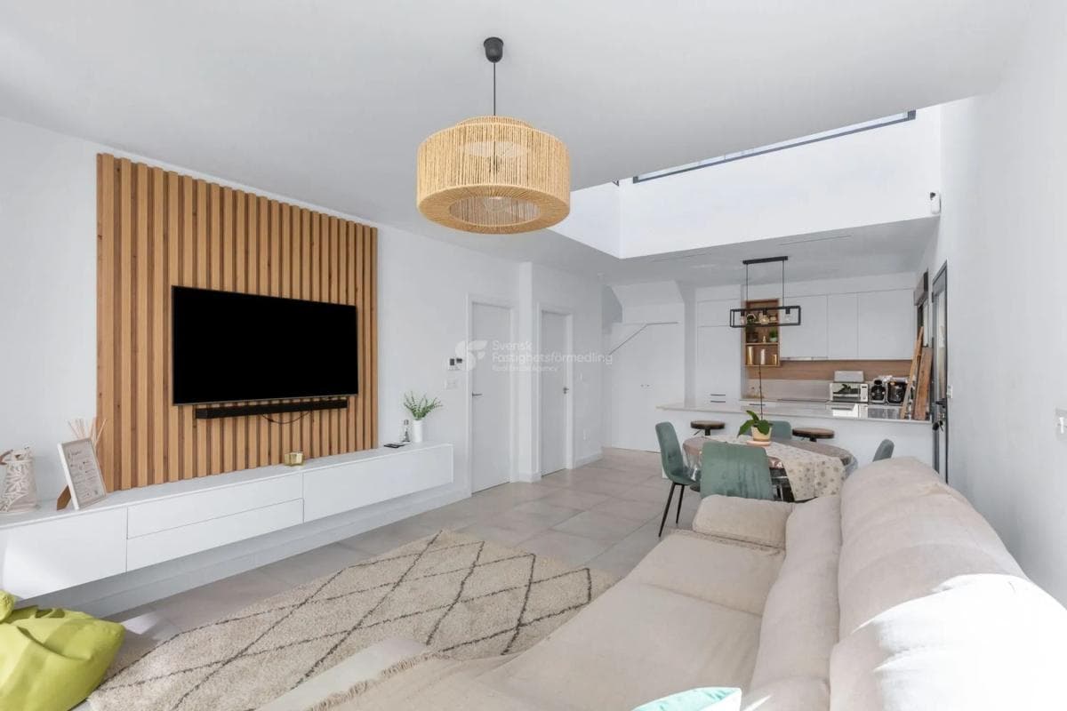 Sale of independent chalet in Calle la Herrada, 42, Los Montesinos
photo 2