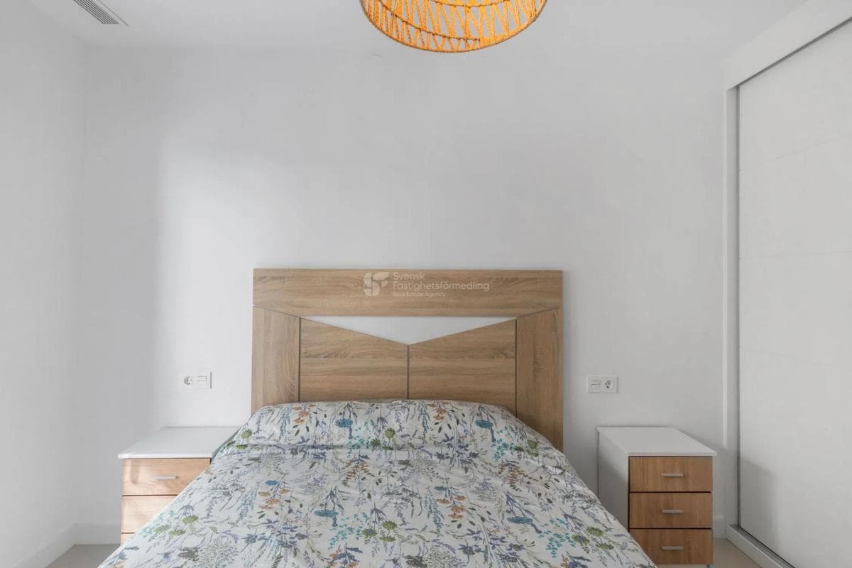 Sale of independent chalet in Calle la Herrada, 42, Los Montesinos
photo 4