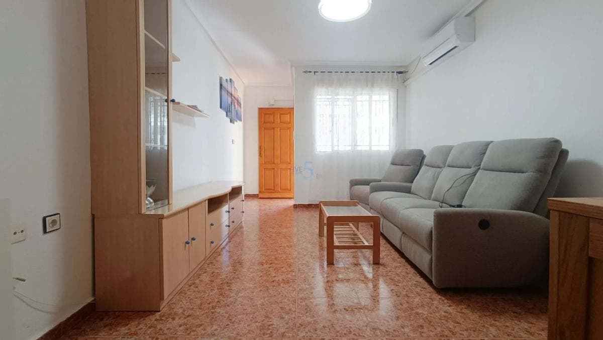 Venta de piso en Desamparados-Hurchillo-Torremendo, Orihuela
photo 3