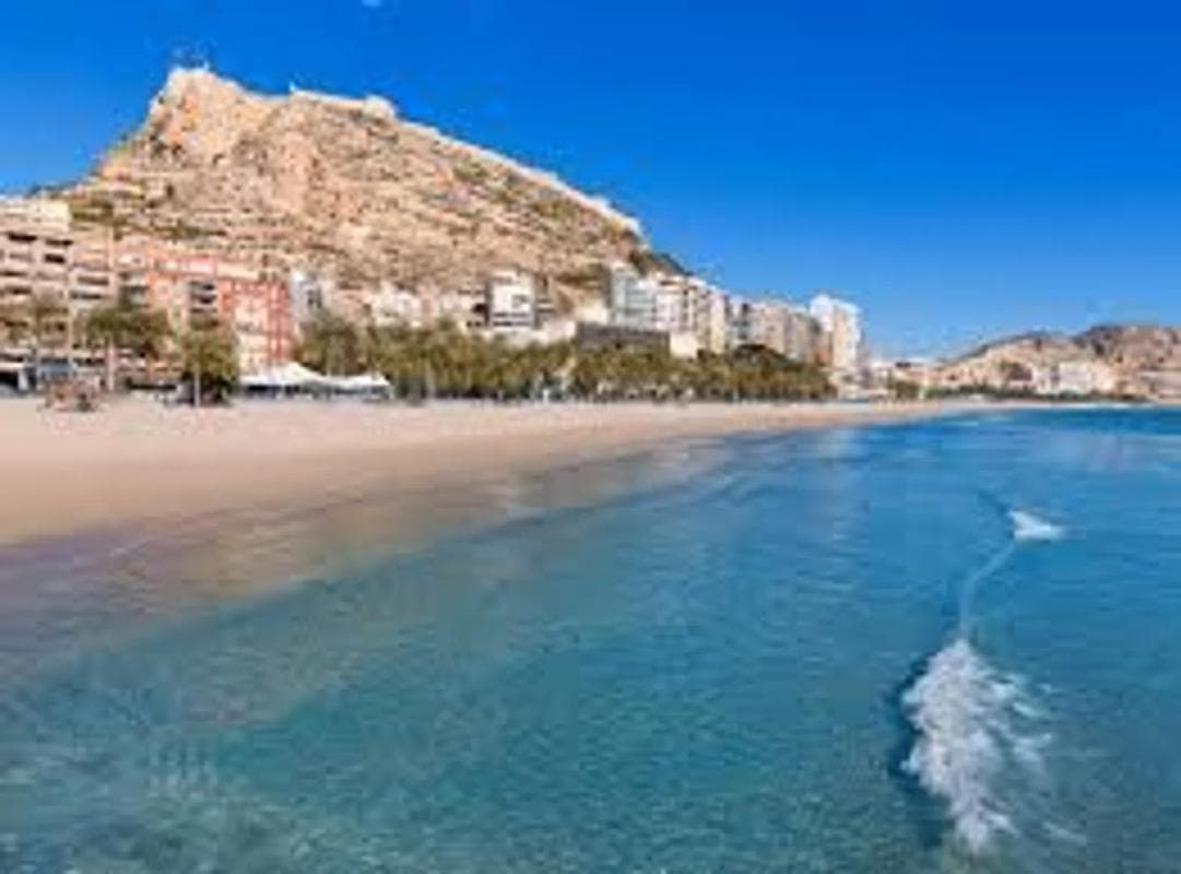 Venta de chalet adosado en Avenida Constitucion , Orihuela photo 2