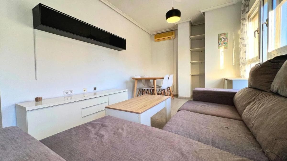 Venta de piso en Calle Overia, Orihuela
photo 2