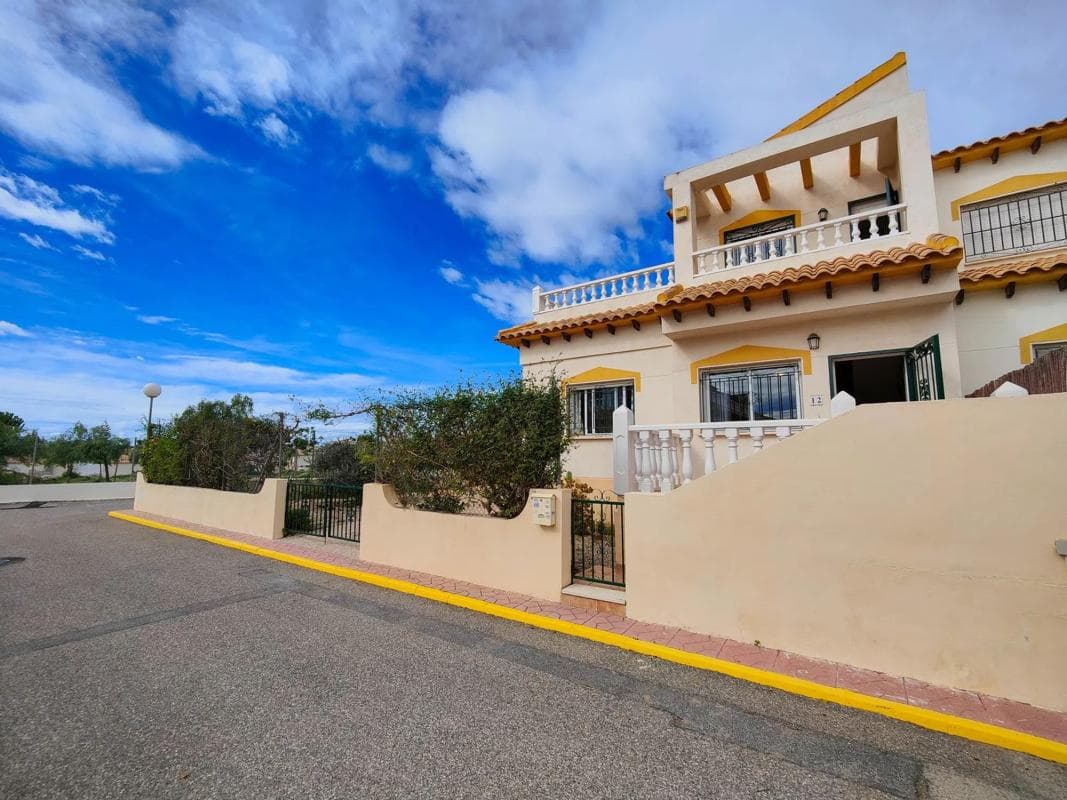 Sale of townhouse in Calle Acuario s/n , Orihuela photo 4
