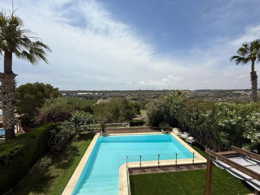Sale of independent chalet in Barrio Las Ramblas, Orihuela
photo 3