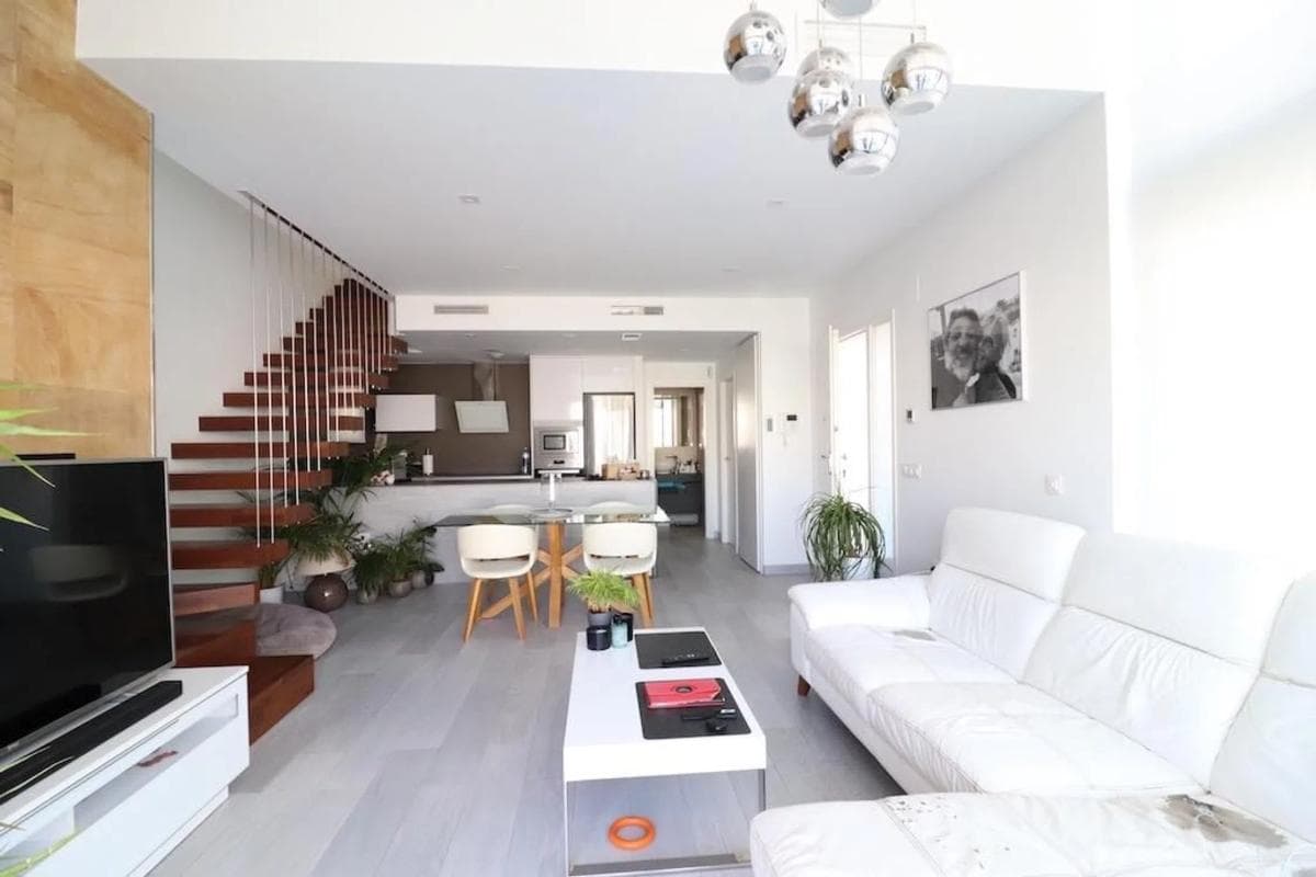 Sale of independent chalet in Calle Cabo de la Nao, Orihuela
photo 3
