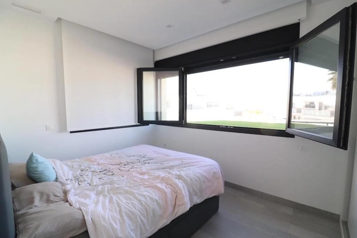 Properties for sale and rent in Spain photo 4