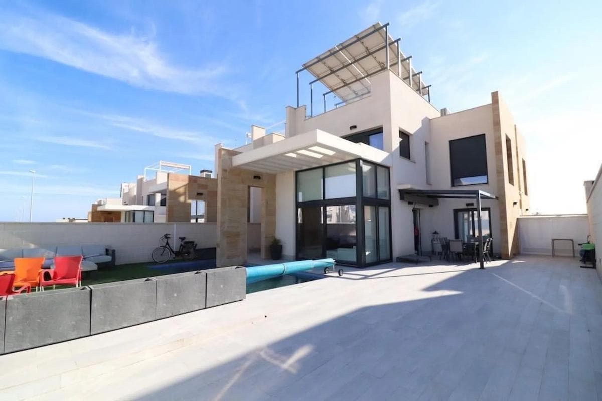 Properties for sale and rent in Spain photo 5
