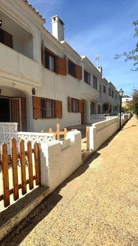 Sale of townhouse in Calle Azucenas , Orihuela photo 4