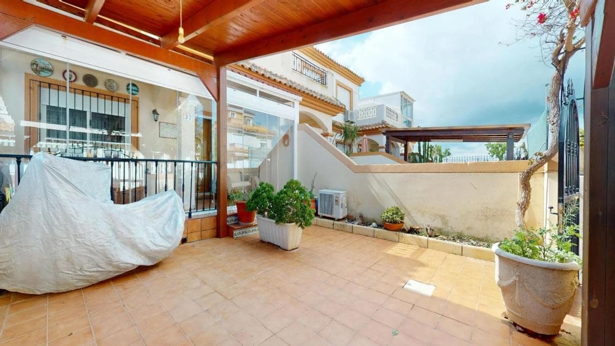 Venta de chalet adosado en Calle Lisboa , Pilar de la Horadada photo 2