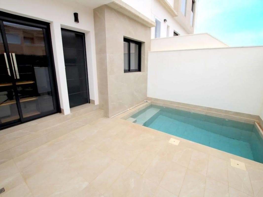 Sale of independent chalet in Zona Pueblo, Pilar de la Horadada
photo 3
