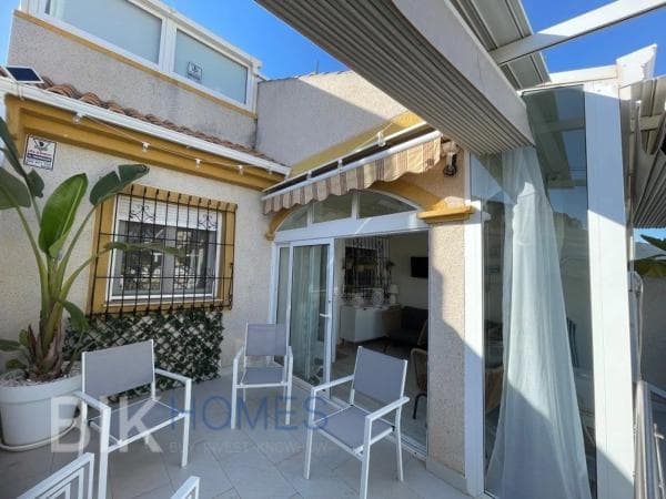 Casa independiente en calle Remo thumbnail 1