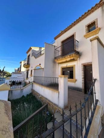 Chalet adosado en avenida de las Hierbas, 182 thumbnail 2