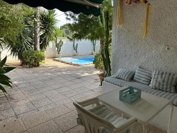 Chalet adosado en avenida Jardines thumbnail 1
