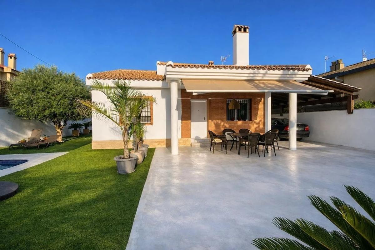 Venta de chalet independiente en Calle Salar, Pilar de la Horadada
photo 2