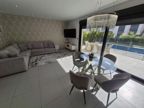 Casa independiente thumbnail 1