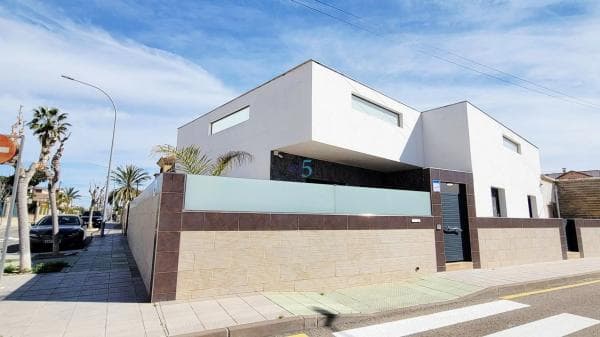 Chalet independiente en venta en Torre de la Horadada, Pilar de la Horadada
photo 1