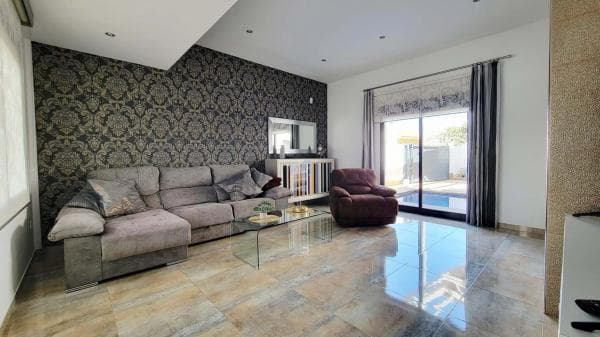 Chalet independiente en venta en Torre de la Horadada, Pilar de la Horadada
thumbnail 2