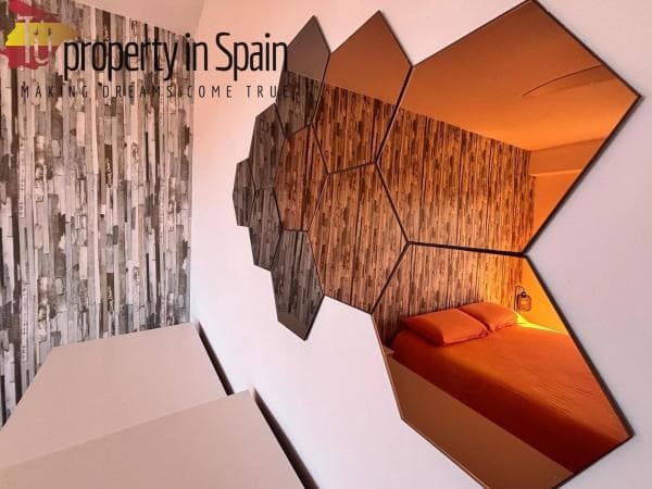 Venta de piso en Barrio Vistahermosa, Alicante / Alacant
photo 1