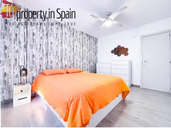 Venta de piso en Barrio Vistahermosa, Alicante / Alacant
thumbnail 1