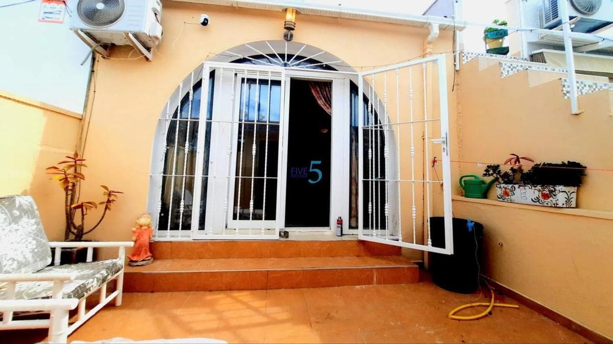 Venta de piso en Barrio La Siesta - El Salado - Torreta, Torrevieja
photo 5