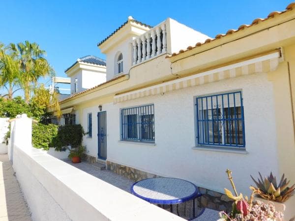 Chalet independiente en venta en Barrio La Marquesa, Rojales
photo 1