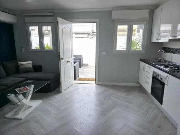 Chalet independiente en venta en Barrio La Siesta - El Salado - Torreta, Torrevieja
photo 1