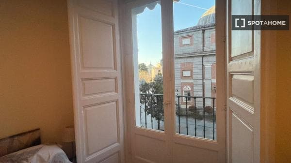 Habitación en piso compartido en alquiler, Palacio, Madrid thumbnail 2