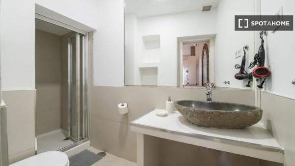 Estudio en alquiler en C. de Buenavista, Madrid thumbnail 1
