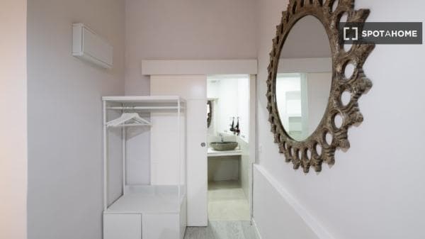 Estudio en alquiler en C. de Buenavista, Madrid thumbnail 2