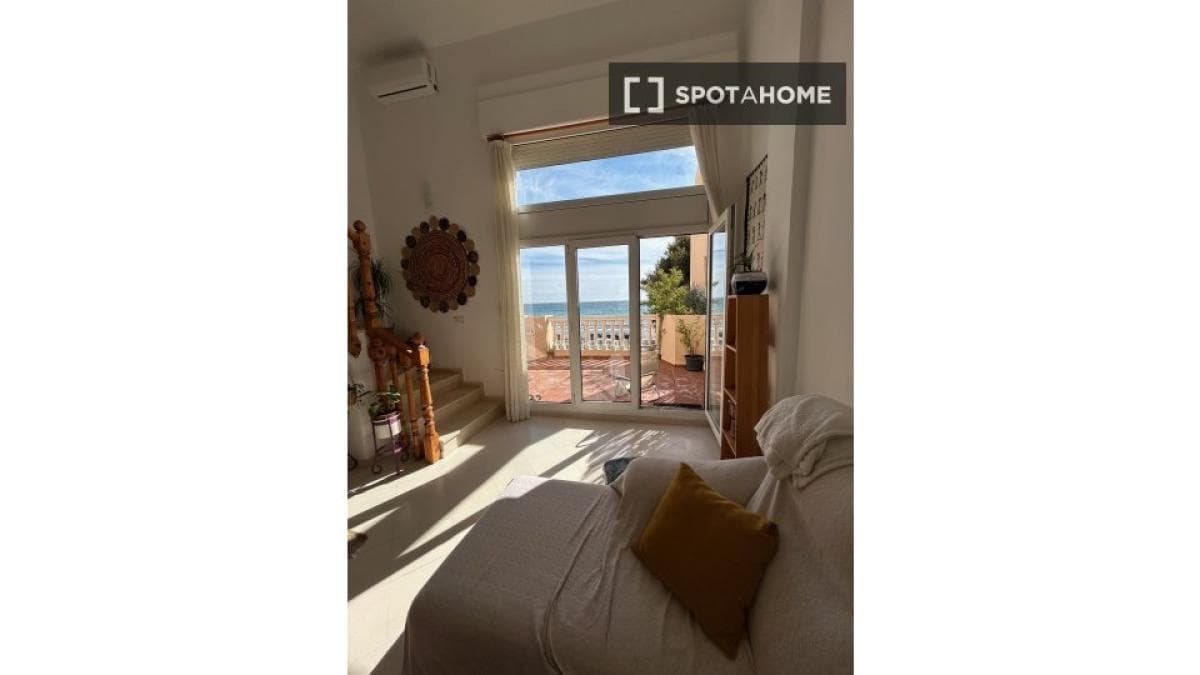 Propiedades en venta y alquiler en España photo 2