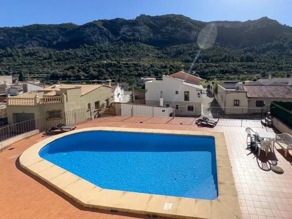 Chalet adosado thumbnail 2