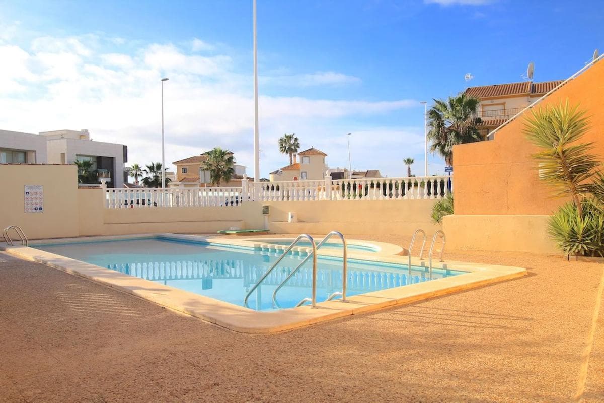 Venta de duplex en Calle de Las Dalias, Orihuela photo 2