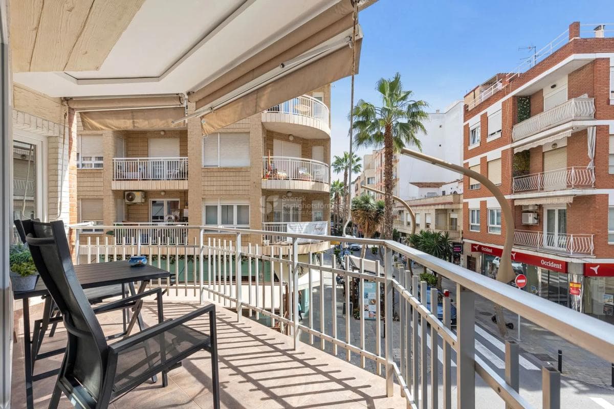 Venta de piso en Calle Joaquín Chapaprieta, Torrevieja
photo 2