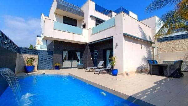 Chalet independiente en venta en Benijofar, Benijofar photo 1