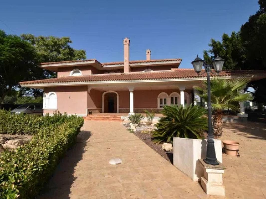 Propiedades en venta y alquiler en España photo 2