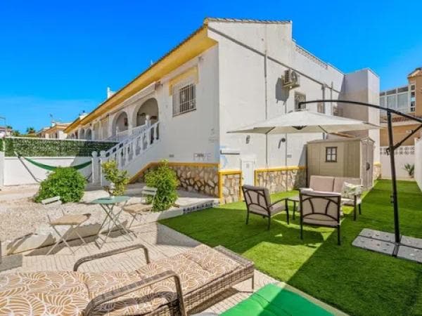 Chalet independiente en venta en Benijofar, Benijofar photo 1