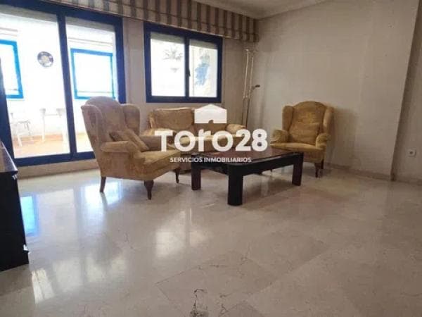 Venta de piso en Calle Arquitecto Morell, Alicante / Alacant
photo 1