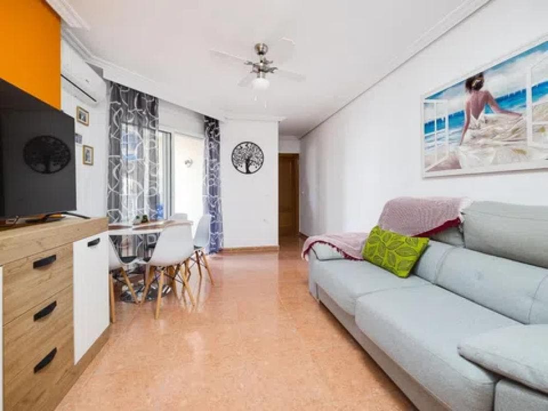 Sprzedaż mieszkania w Calle la Sal, Torrevieja
photo 3