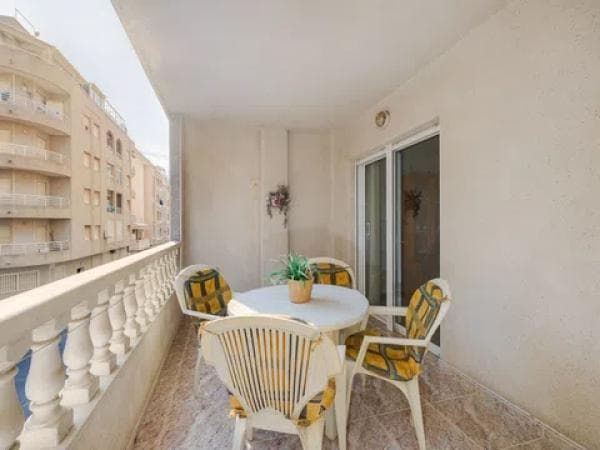 Продажа квартиры на Calle María Gil Vallejos, 18, Торревьеха
thumbnail 2