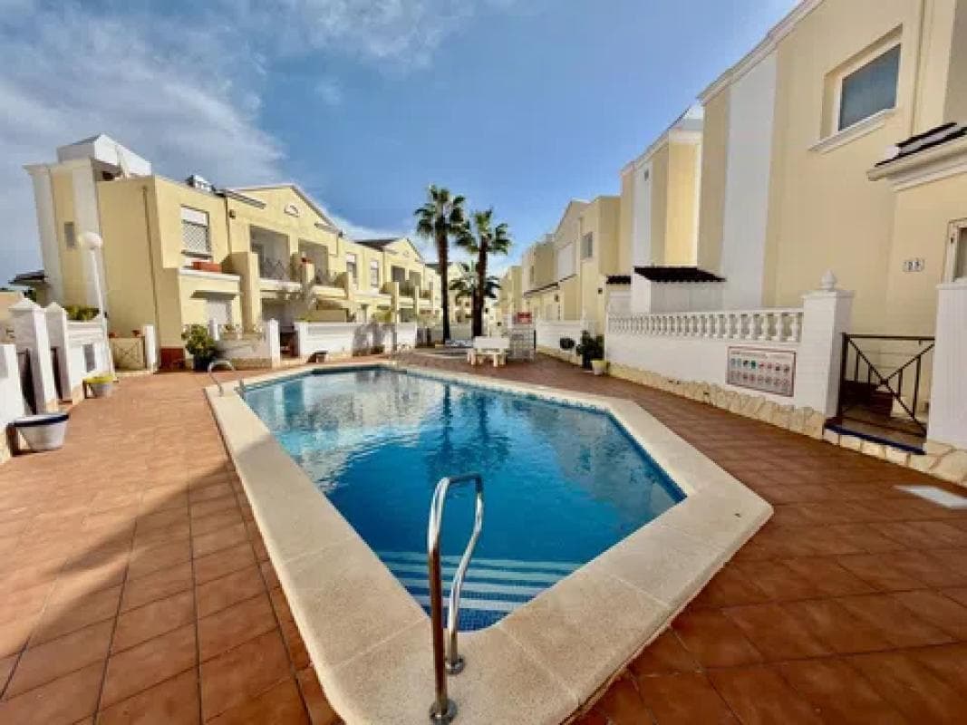 Venta de chalet independiente en Barrio Centro de la Ciudad Quesada, Rojales
photo 2