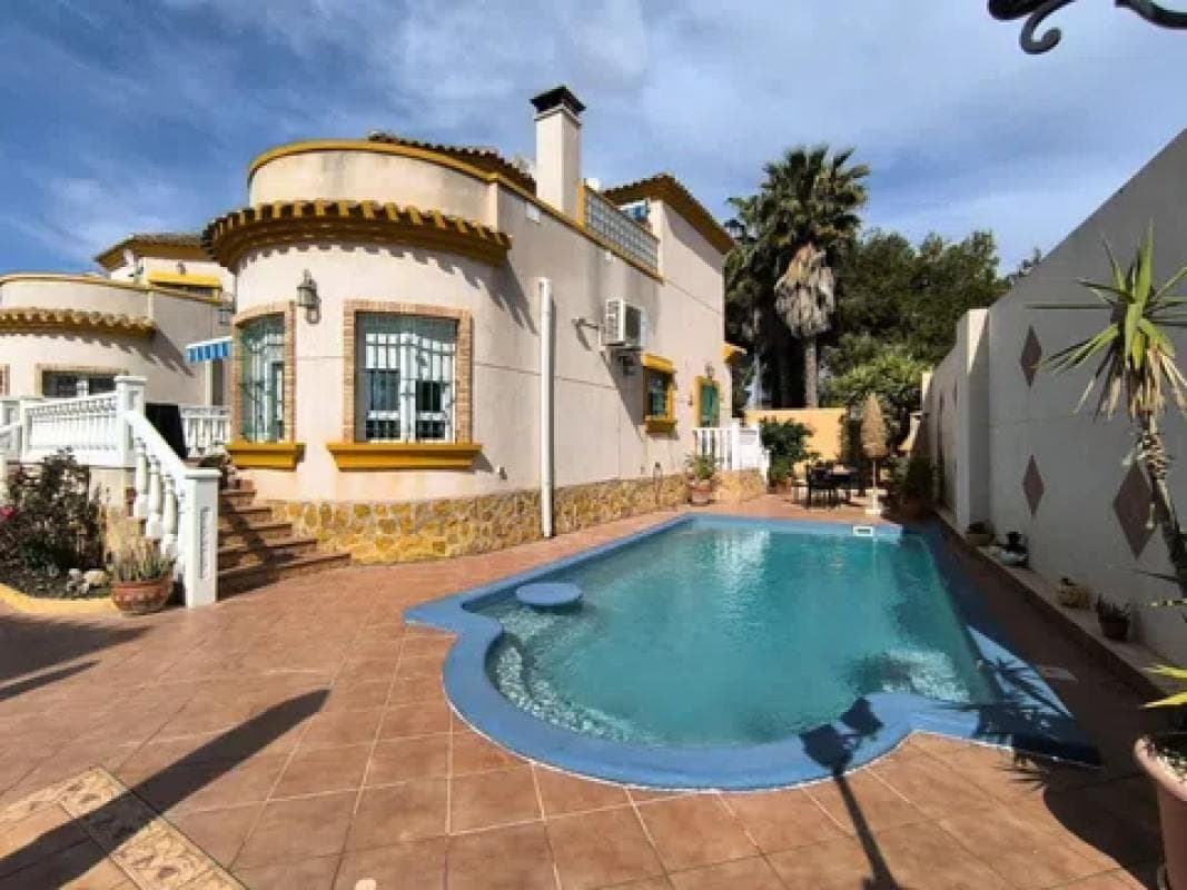Venta de chalet independiente en Urbanizaciones, Guardamar del Segura
photo 3