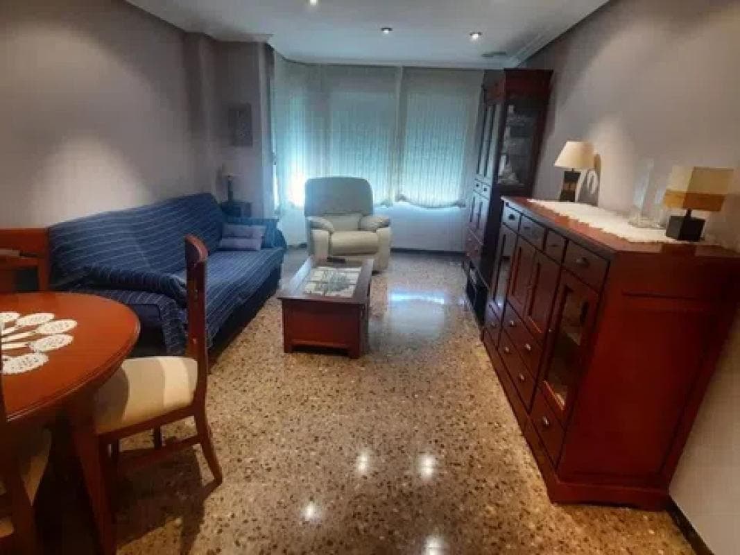 Venta de piso en Barrio Reina Victoria-Miguel Hernández, Elche / Elx
photo 4