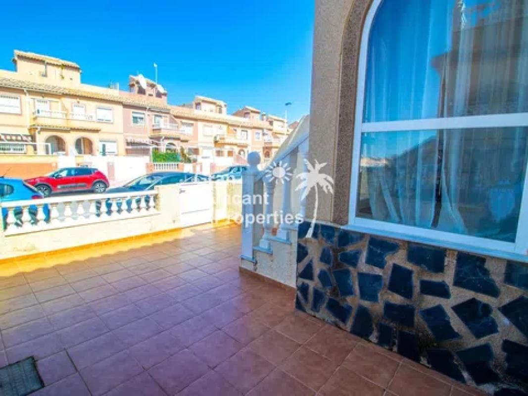 Venta de chalet adosado en CL CANARIAS , Gran Alacant photo 5