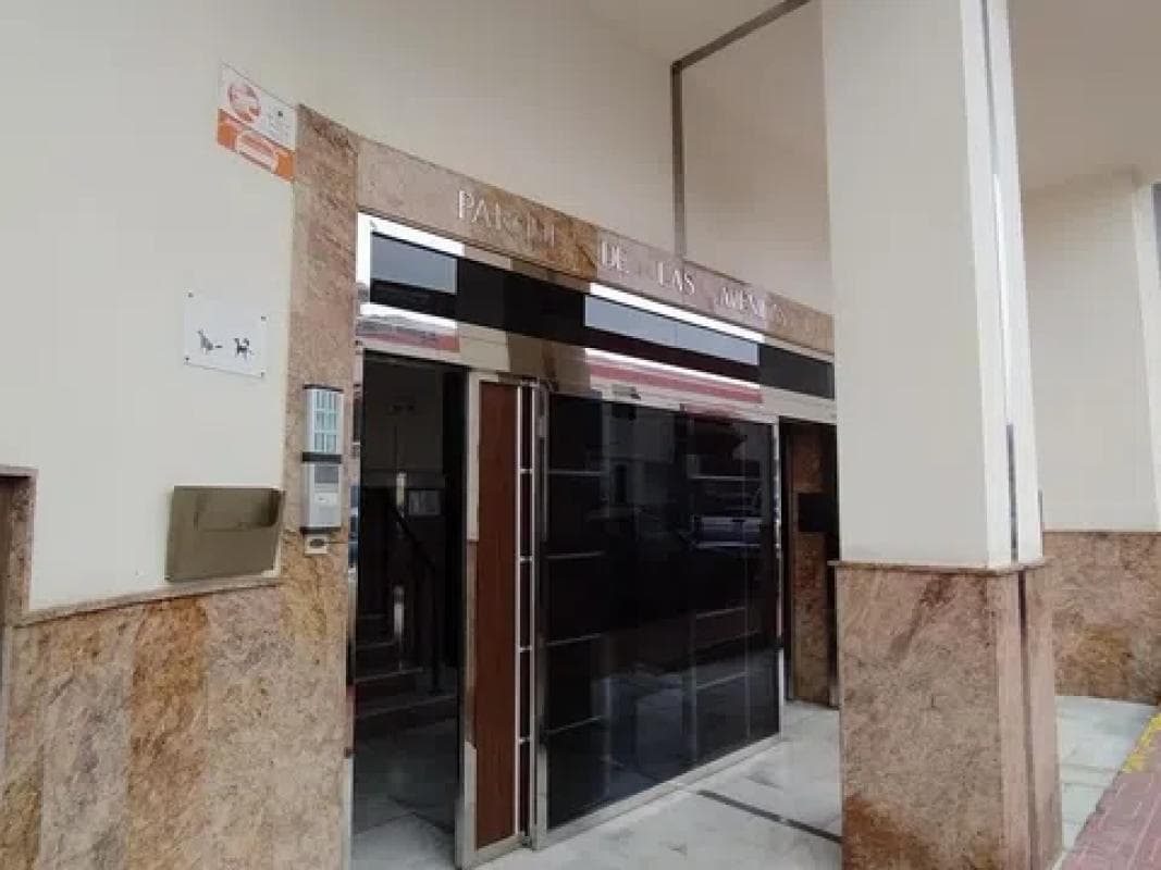 Venta de piso en Calle Caritas, Torrevieja
photo 2
